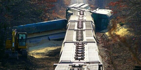 Amtrak derailment in Kansas: 5 cars on their side