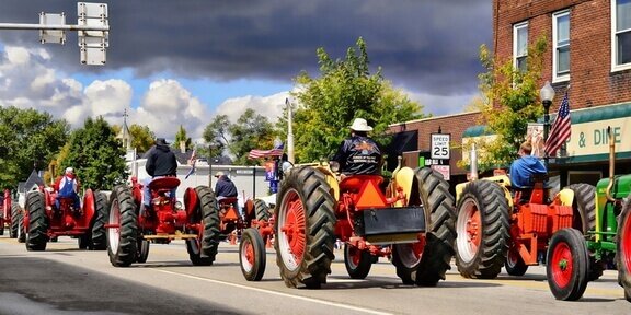 Farmworkers protest by home of Will’s chairman